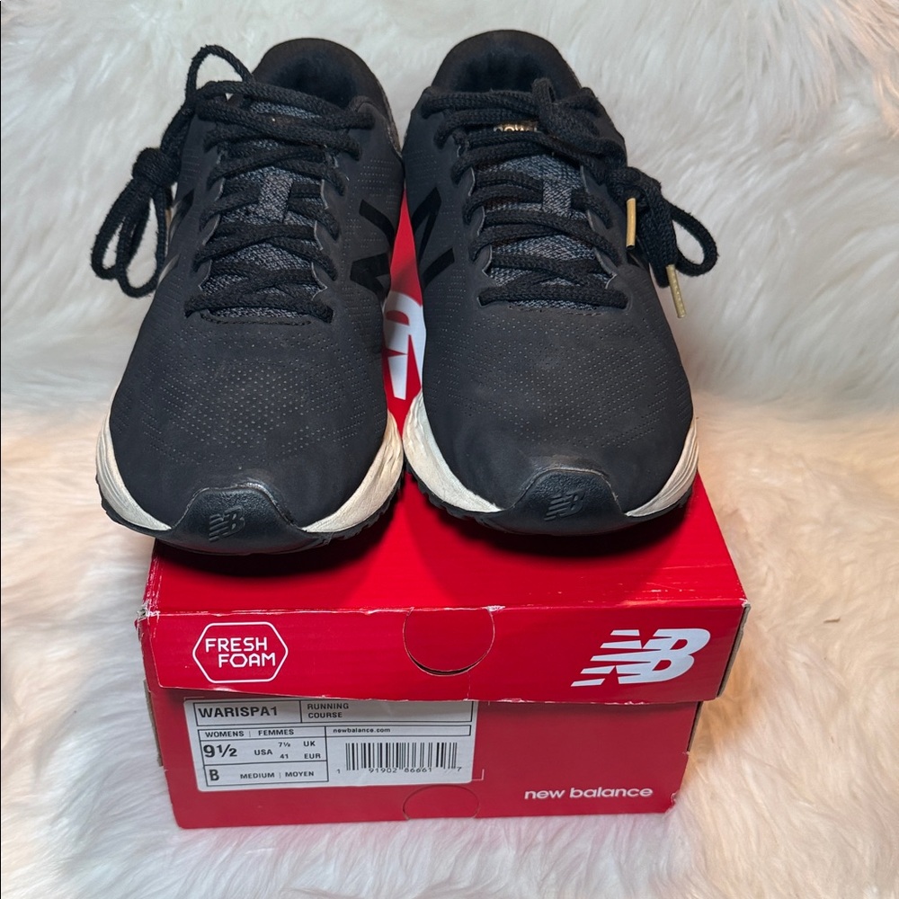 Women’s New Balance Arishi Fresh Foam Black Sneakers size 9.5